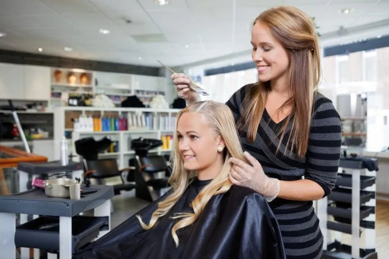 8 Terrific Reasons to Become a Cosmetologist