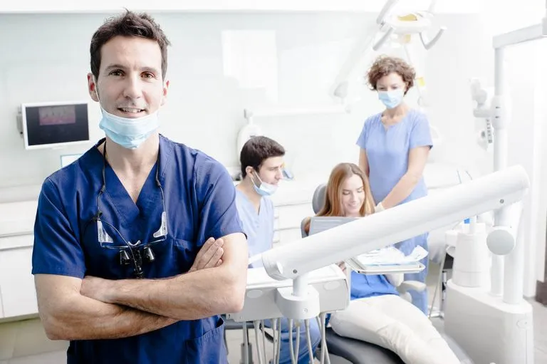 Starting a Career in Implant Dentistry? Here Are Top 4 Tips for You