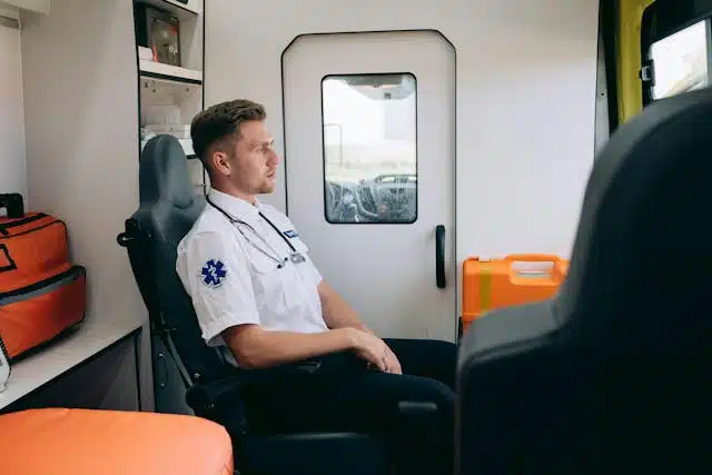5 Reasons to Transition to Paramedicine